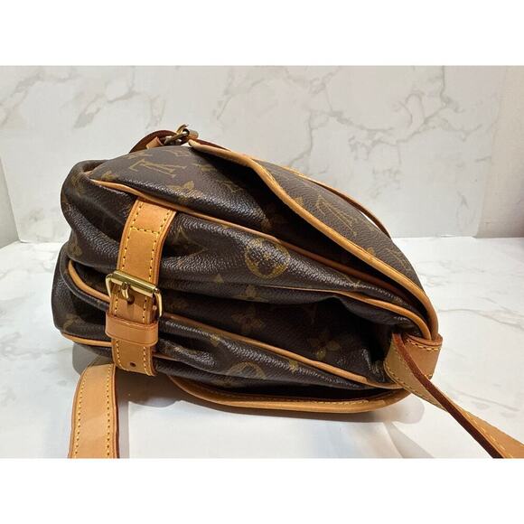Louis Vuitton Saumur 30 Monogram Canvas Messenger - Picture 5 of 9